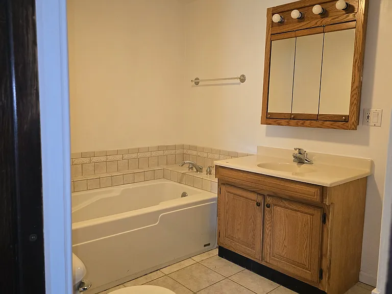 112 5th St NE — Photo 9