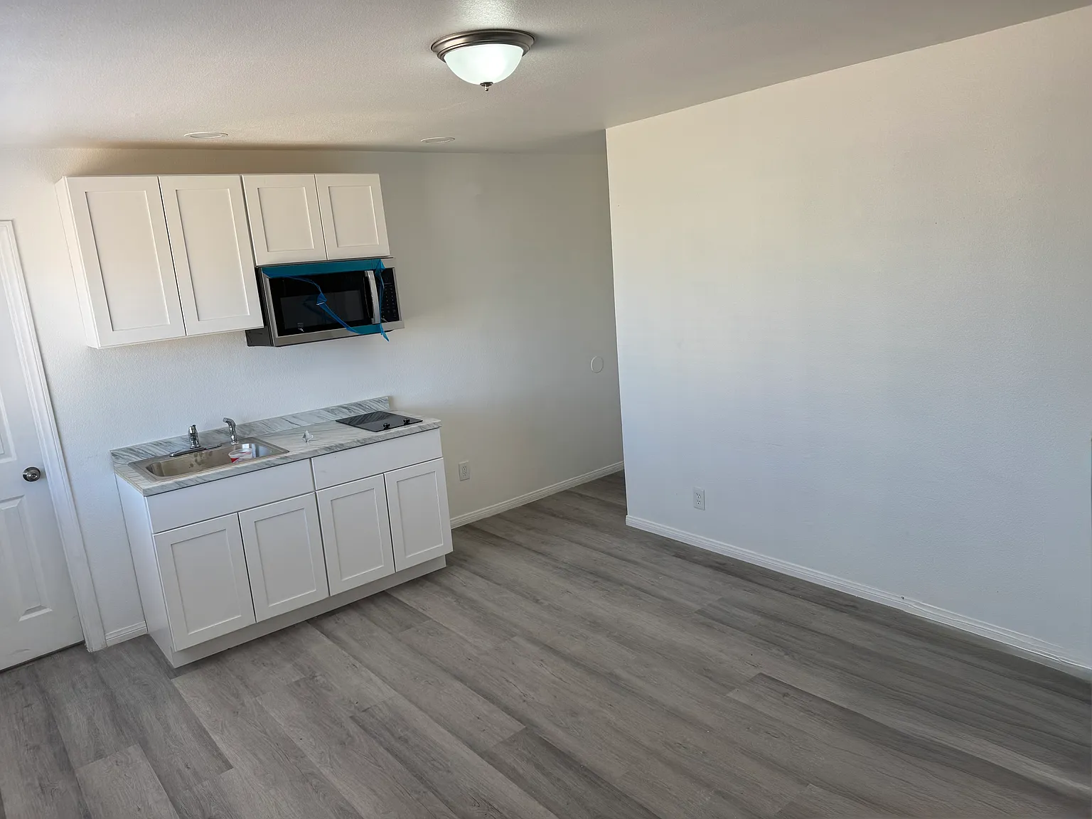 1 bed, $1,100 — Photo 2