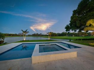 19 Hibiscus Rd, Belleair, FL 33756