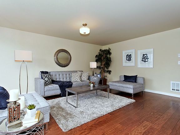 5th image of 5207 204th St SW