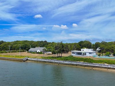 (Undisclosed Address), East Hampton, NY, 11937