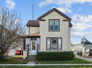 317 W 14th Ave, Oshkosh, WI 54902
