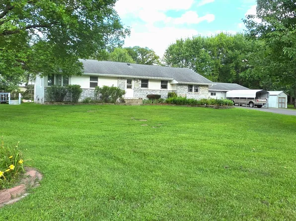3268 Rum River Dr, Princeton, MN 55371