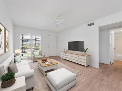 1251 7th Ave N APT 305, Naples, FL, 34102