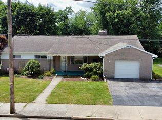 42 W Howard St, Dallastown, PA 17313
