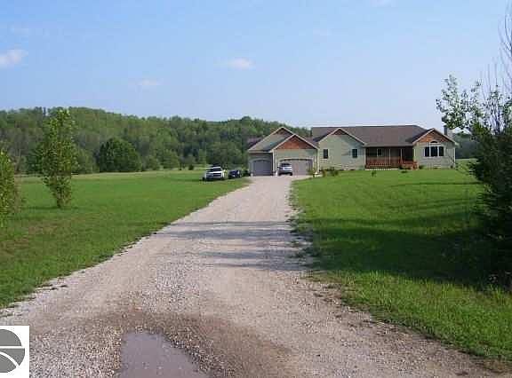2nd image of 3375 Mill Rd