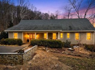 519 Foothills Dr, Nellysford, VA 22958