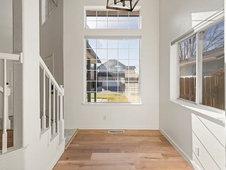 466 Len Cir — Photo 4