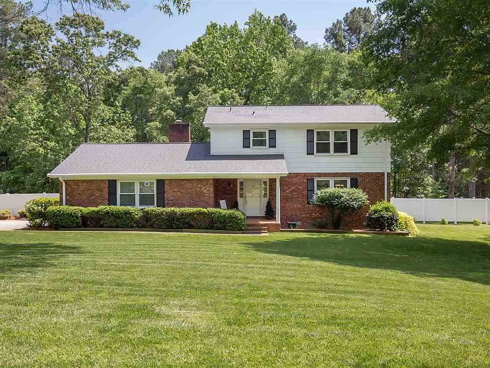 1st image of 35 Woodwind Dr