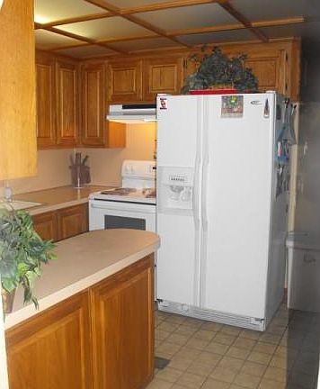 4th image of 2208 S Iowa St