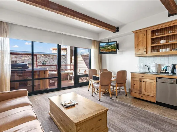 1476 Newpark Blvd #210, Park City, UT 84098