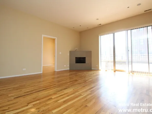 2157 N Damen Ave Unit 203, Chicago, IL 60647