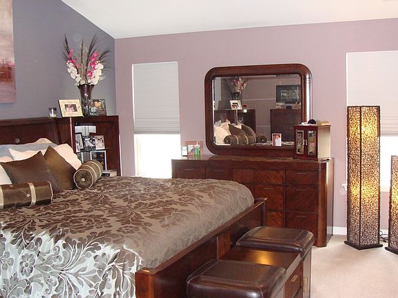 Master Bedroom- vaulted ceiling