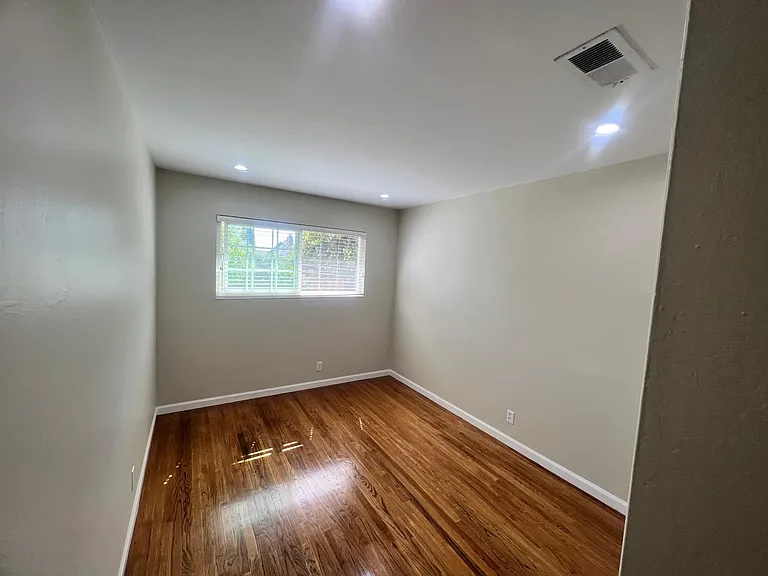 34833 Warwick Ct — Photo 28