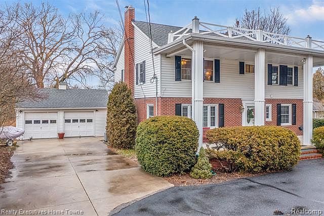 1st image of 2630 Woodland Ct