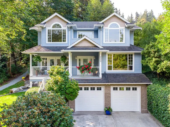 2339 Saint George St, Pt Moody, BC V3H 2G3