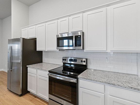 5th image of 206-210 Nespral Dr #206