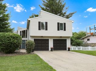 401 Farmer St, Pella, IA 50219