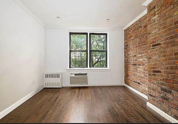 3rd image of 328 W 19th St APT 6D