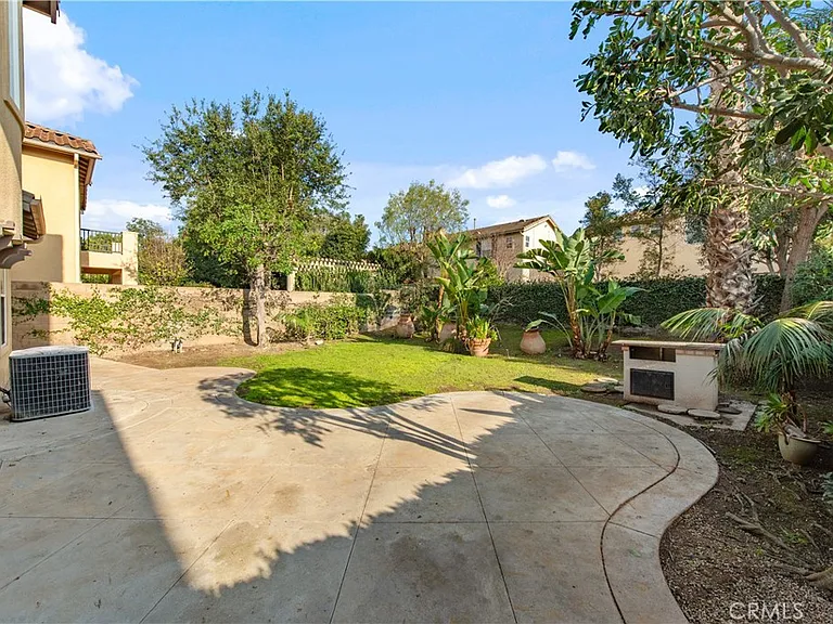 32 Sebastian — Photo 26