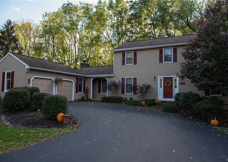 1st image of 400 Churchill Ln