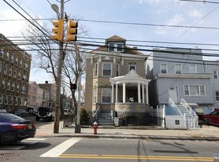 977 Summit Ave, Jersey City, NJ 07307