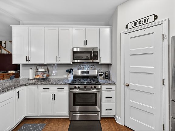 4th image of 246 Cloverbrook Way