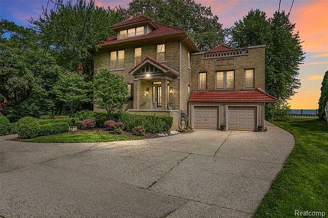1st image of 34280 Jefferson Ave