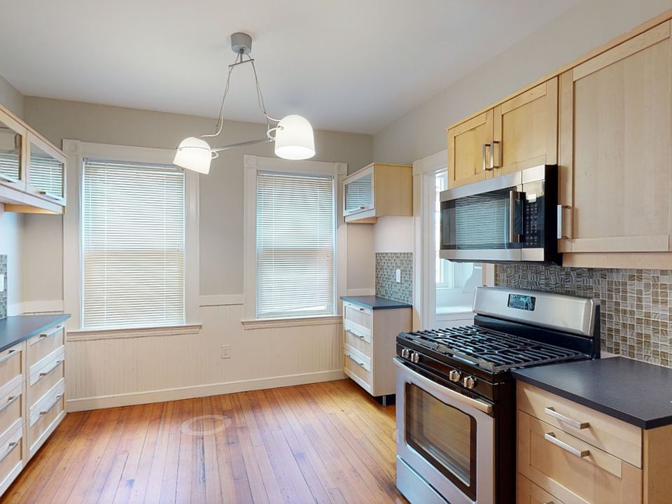1st image of 107 Oxford St #3B