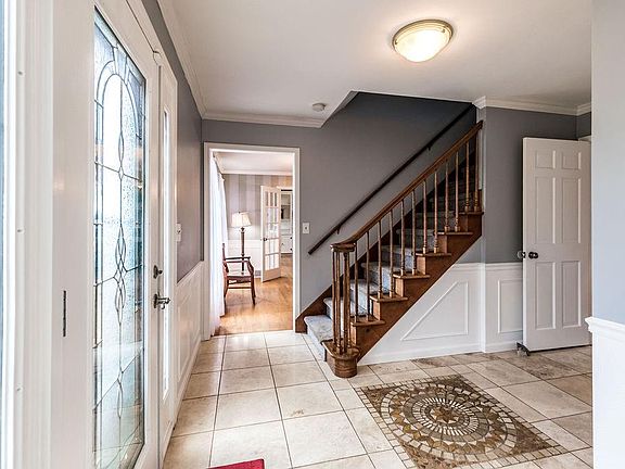 3rd image of 8275 Hoylake Dr