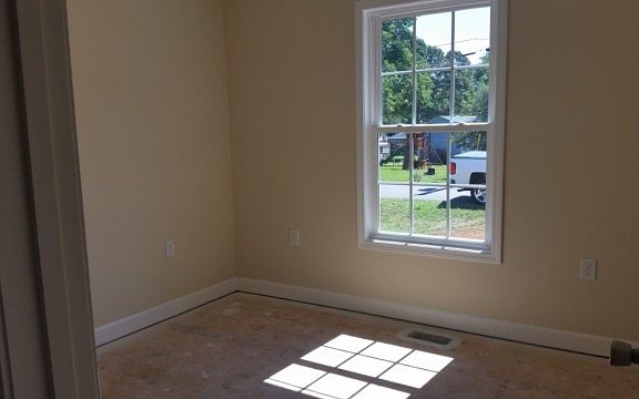 4th image of 404 Smith St