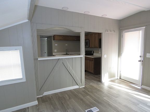 2nd image of 3521 Rothmoor Dr