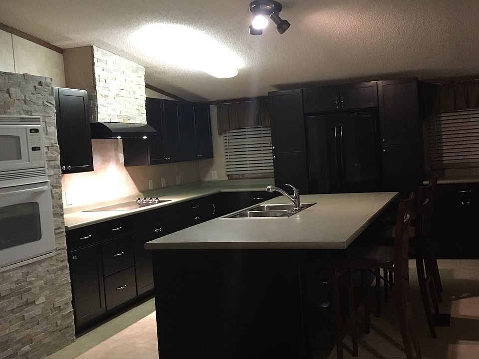2nd image of 808 Montgomery St