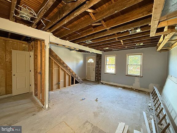 2nd image of 2953 Yorkway