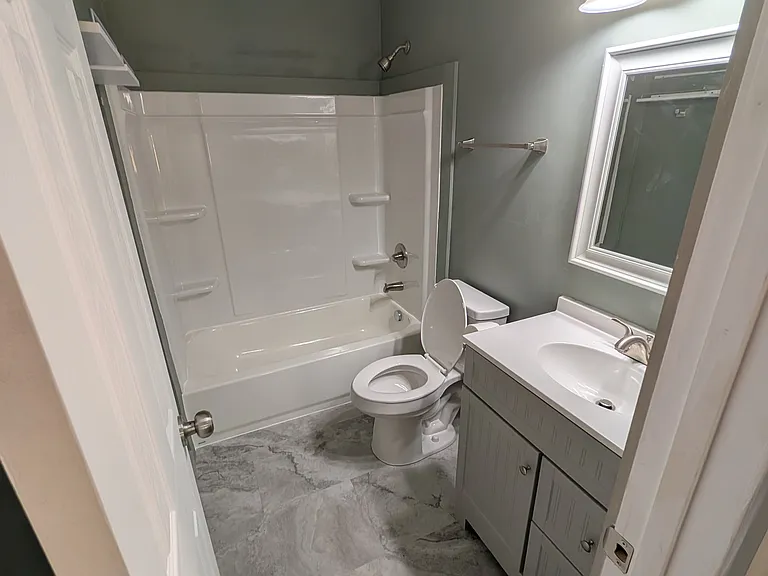 1670 W Massachusetts Ave — Photo 2
