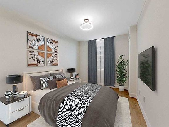 3rd image of 50 Inverlochy Blvd #1004