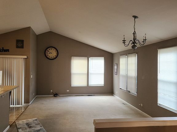 5th image of 1030 Reserve Dr #703