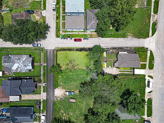 2nd image of 2910 Jewel St