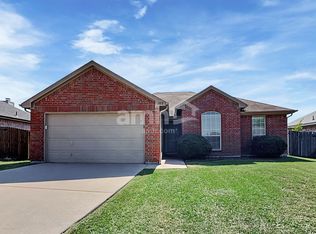 1018 Crooked Creek Ct, Midlothian, TX 76065