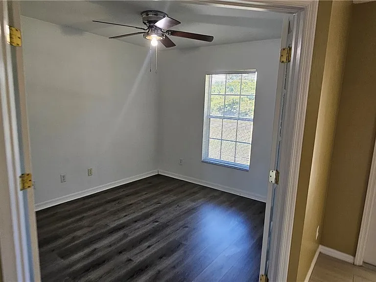 815 Porter St E — Photo 9