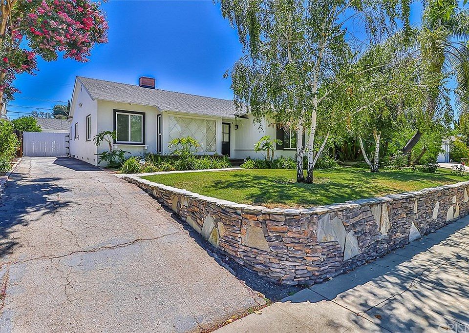 1st image of 22108 Costanso St