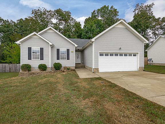5th image of 382 Andrew Dr