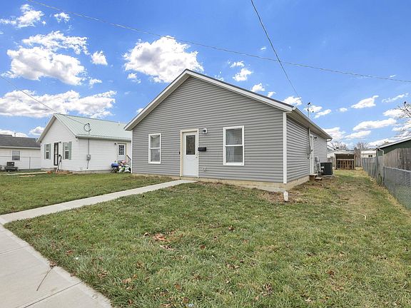 5th image of 98 Burt Ave