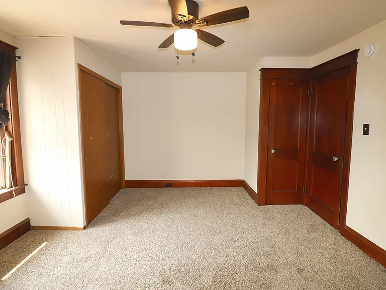 502 N State St — Photo 16