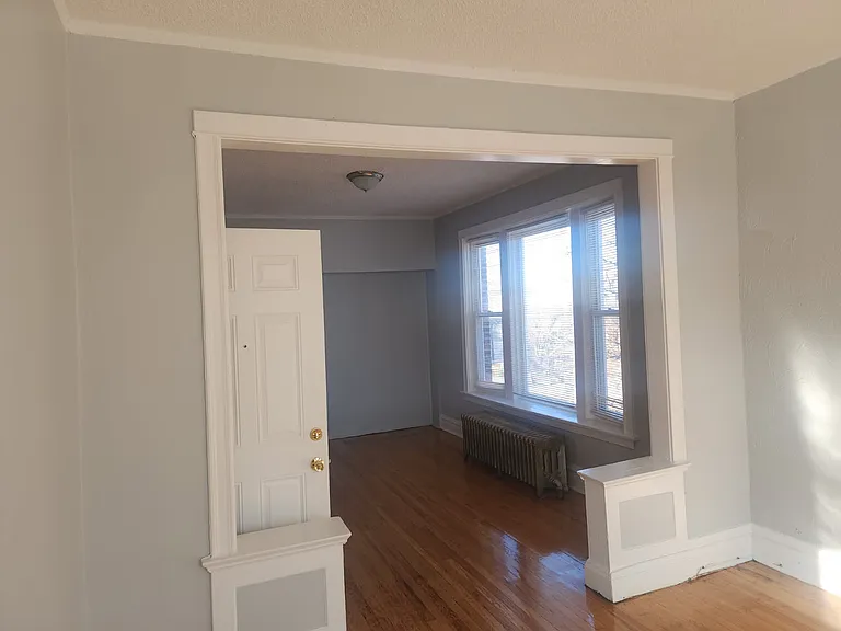 1512 E 73rd St #2 — Photo 37