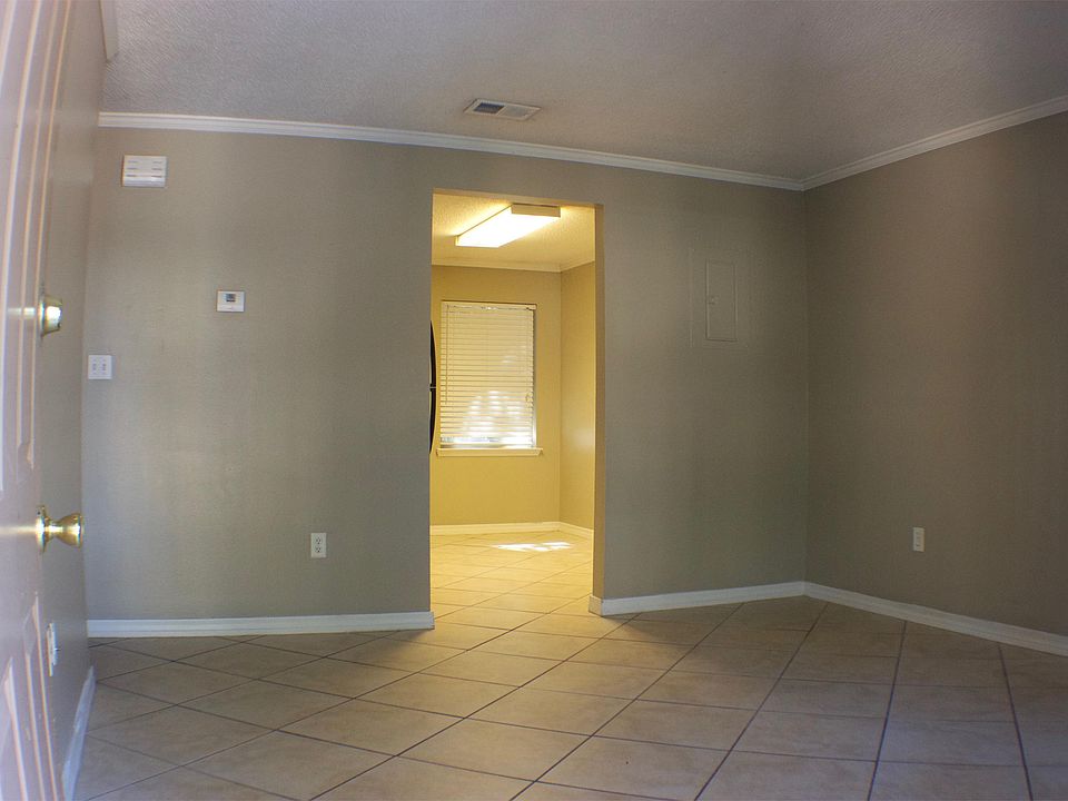 1st image of 513 Circle Dr APT B4