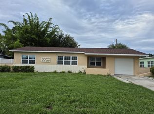 1013 Meadowlawn Dr N, Saint Petersburg, FL 33702