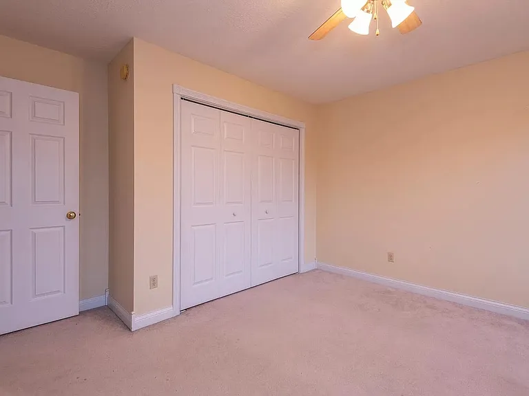 929 S Fenbrook Ct — Photo 21