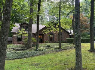 103 Hendron Hills Dr, Vincennes, IN 47591
