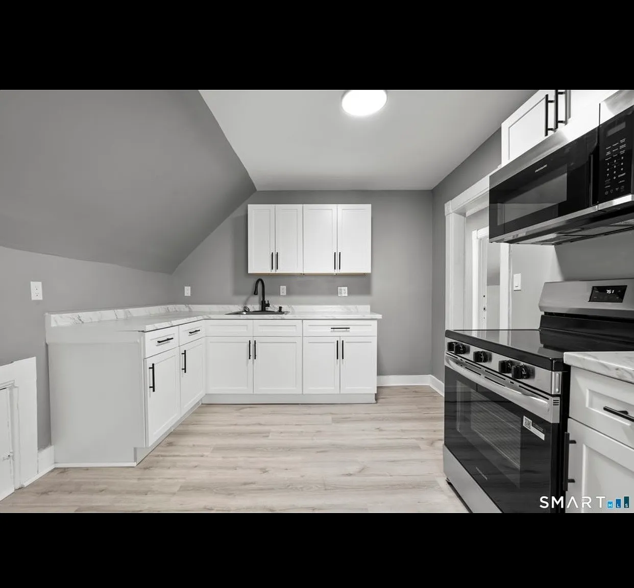 3 bed, 1200 sqft, $1,850 — Photo 1